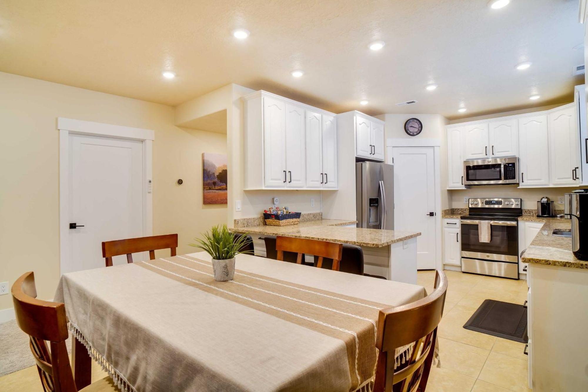 Contemporary Home With Grill Near Utah Lake! Saratoga Springs エクステリア 写真